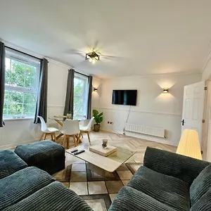 Stylish Penarth Marina Apartment